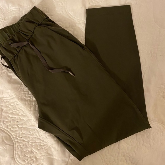 lululemon athletica Pants - Lulu joggers 🤍